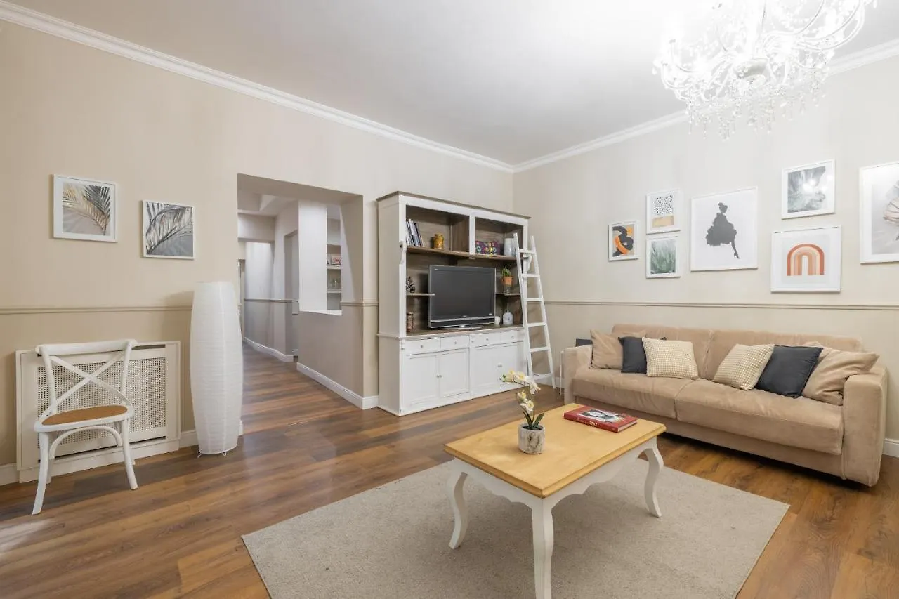 Charming Apartment With Patio A Few Steps From Colosseum 0*, Rome Italy