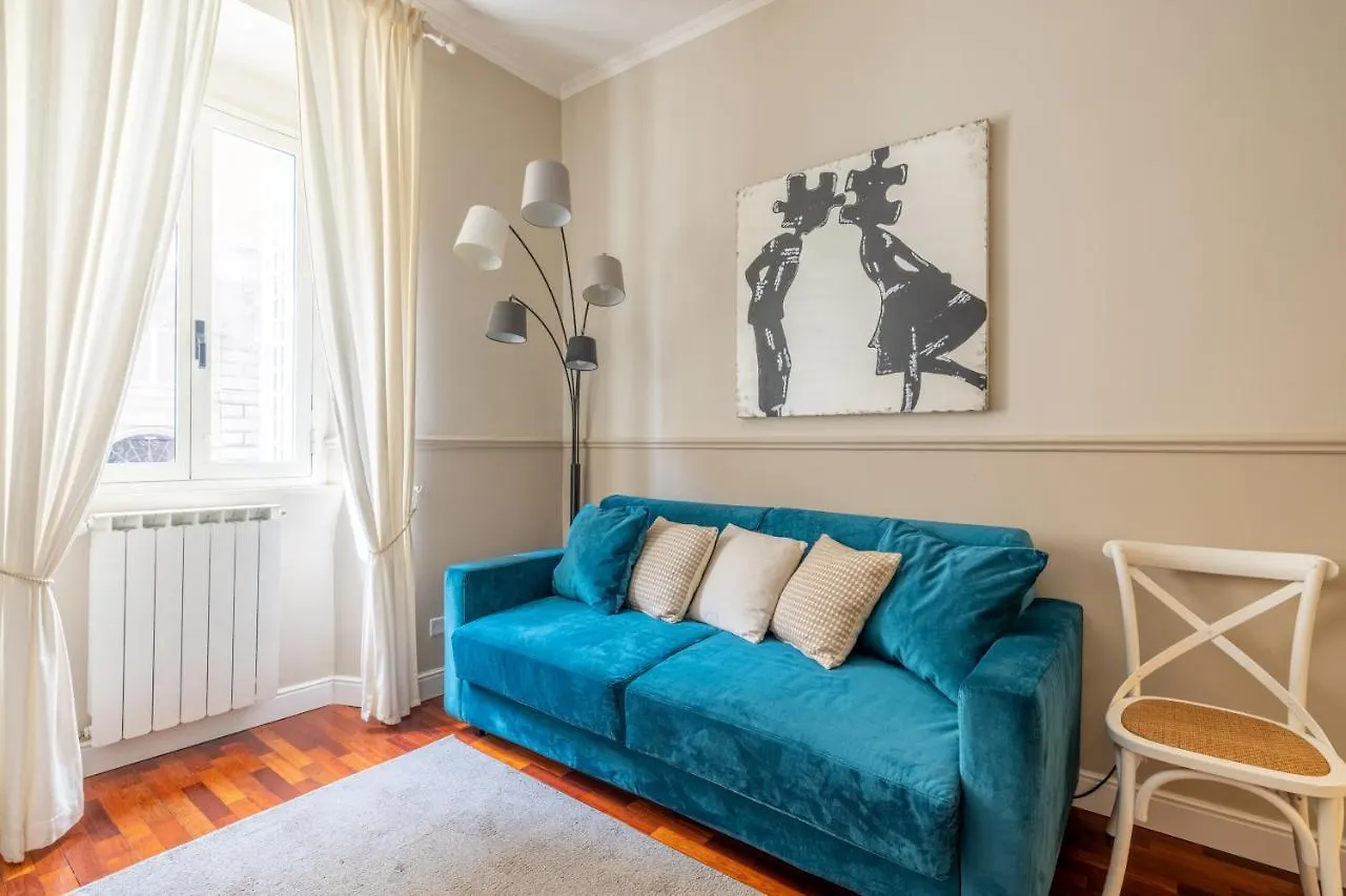 Charming Apartment With Patio A Few Steps From Colosseum 0*, Rome