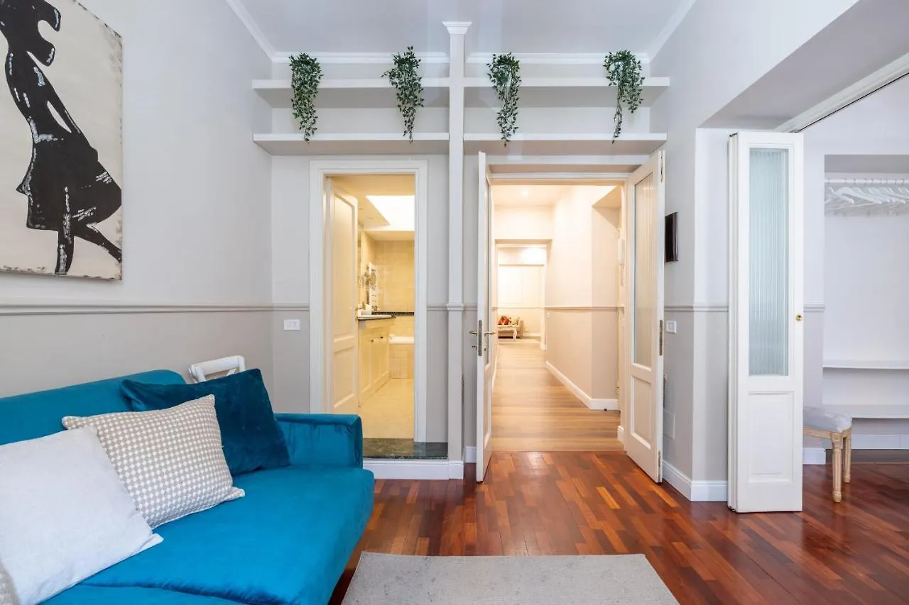 Charming Apartment With Patio A Few Steps From Colosseum רומא