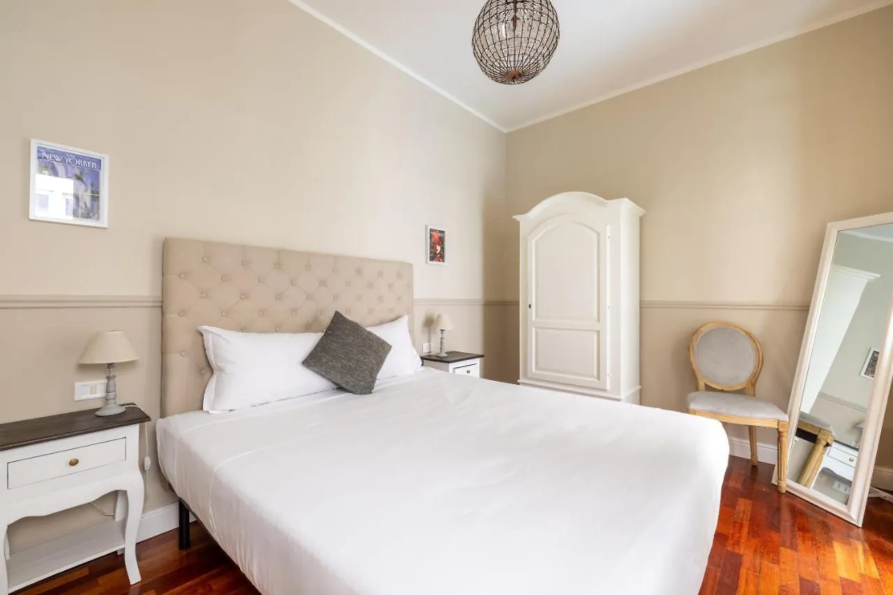 Charming Apartment With Patio A Few Steps From Colosseum
